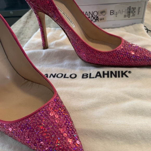 Manolo Blahnik Shoes - Manolo Blahnik size 8 pink sequin pointed pump✨